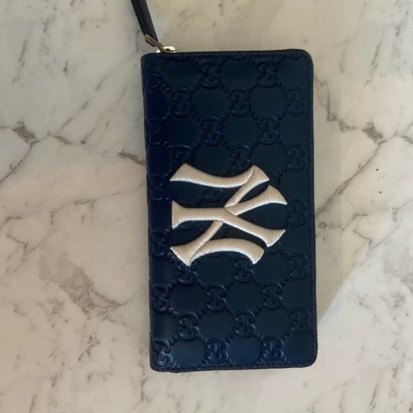 GUCCI Blue Ny Yankee Wallet - Picture 9 of 11